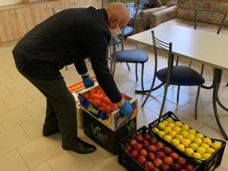 Вячеслав Доронин привез в больницу фрукты и овощи